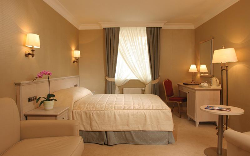 Imperial Hotel & Restaurant