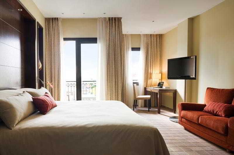 DoubleTree By Hilton La Torre Golf & Spa Resort