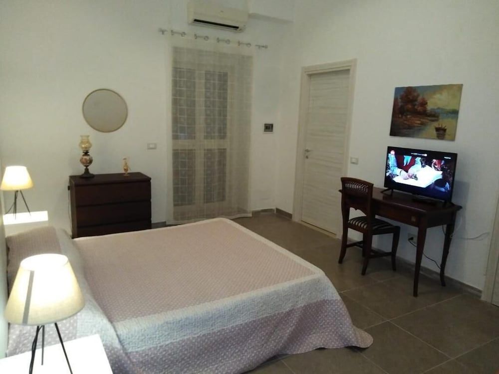 Cataldi's Rooms