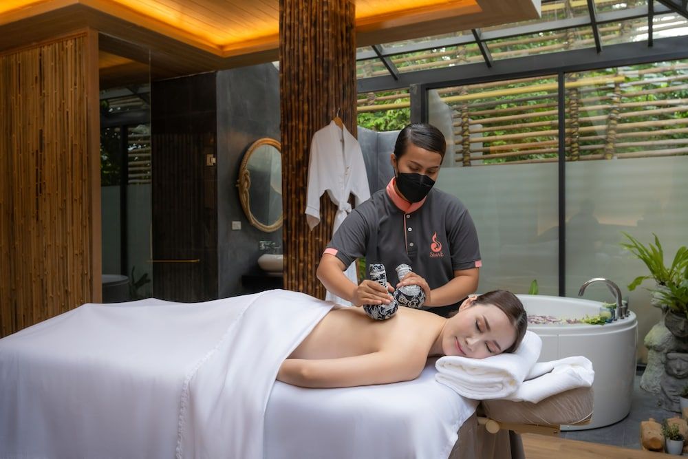 Sinae Phuket Luxury Hotel