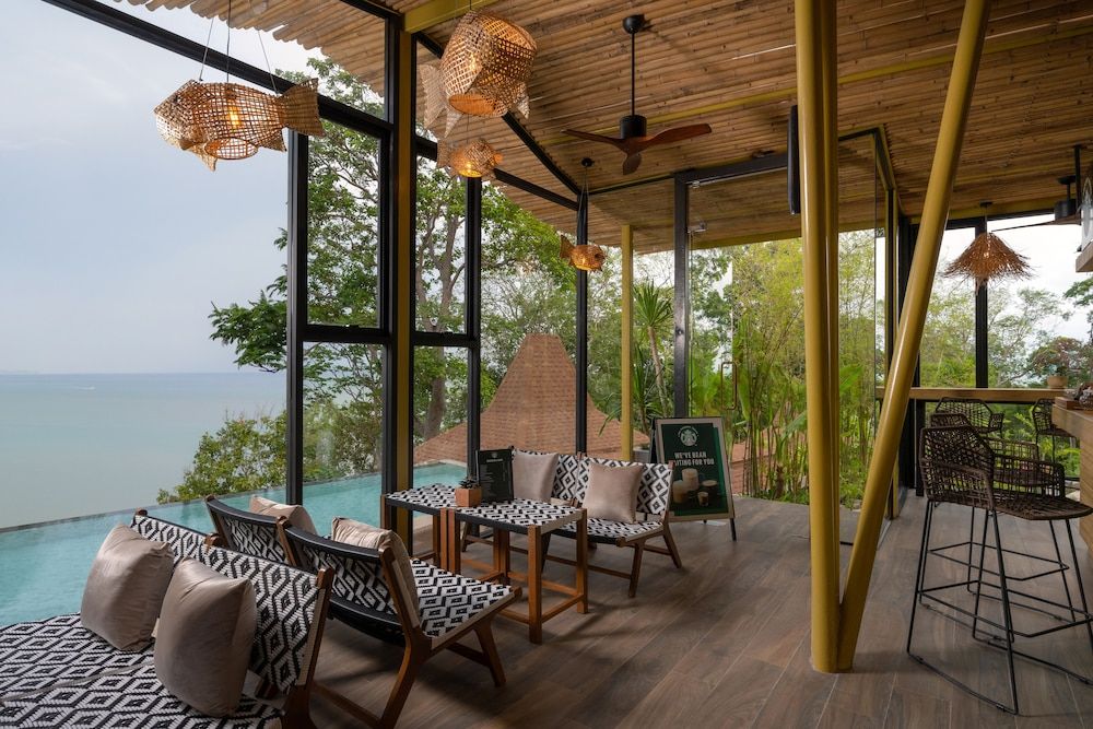 Sinae Phuket Luxury Hotel