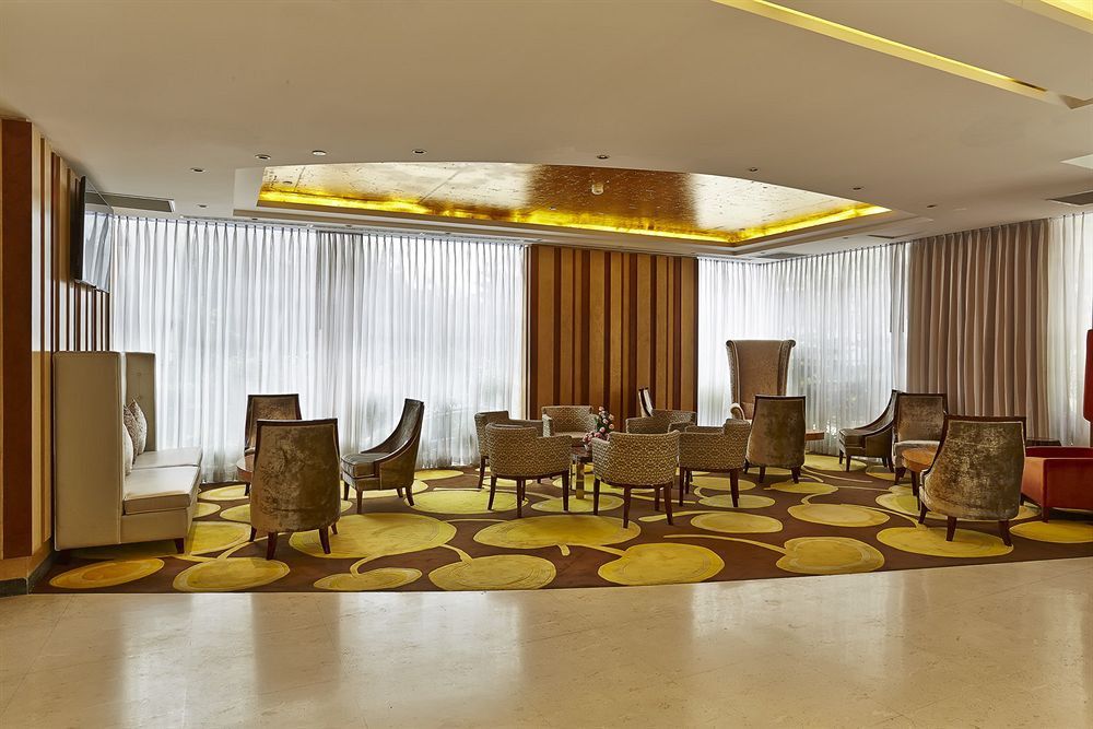 Six Seasons Hotel