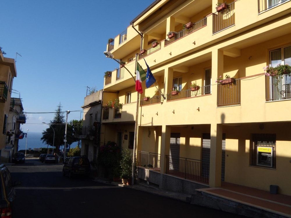 Scilla Upper Town