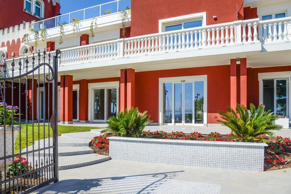 Villa Garuti Hotel