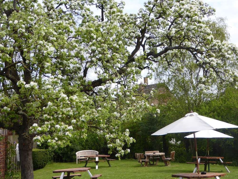 The Howard Arms