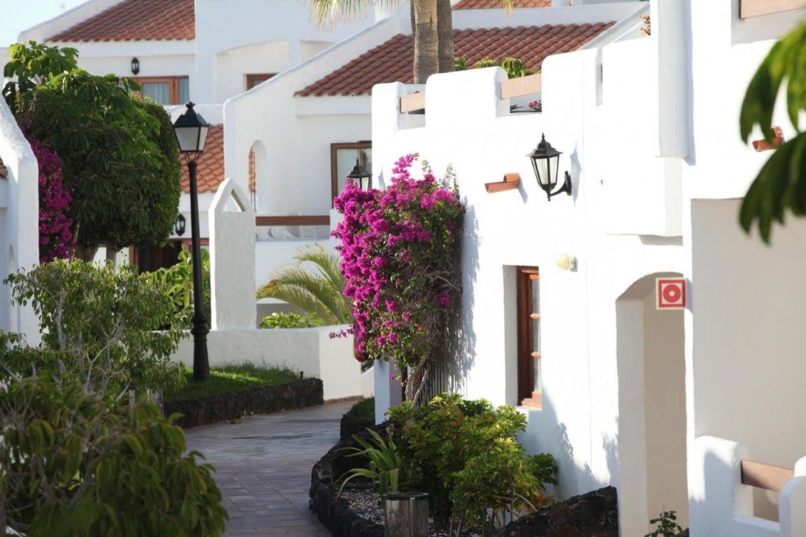Ona Beverly Hills Suites