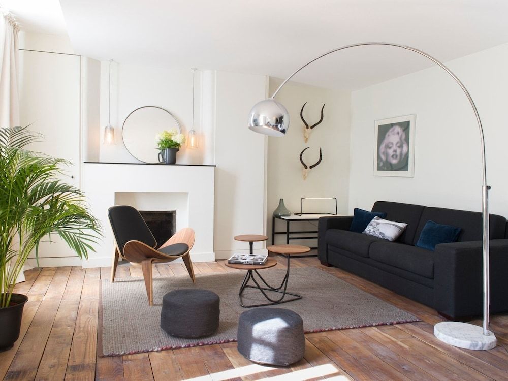 Chez Laurence du Tilly