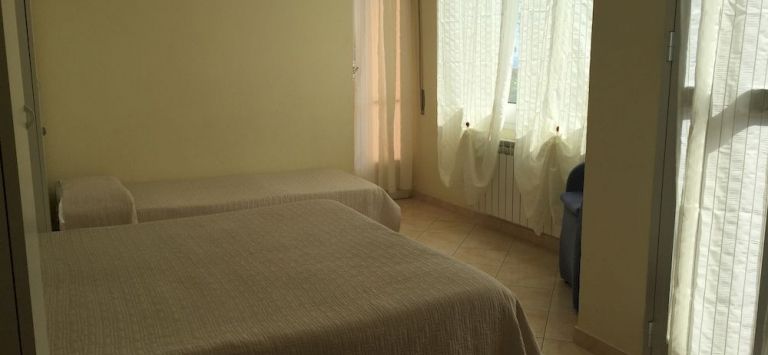 Hotel Lora
