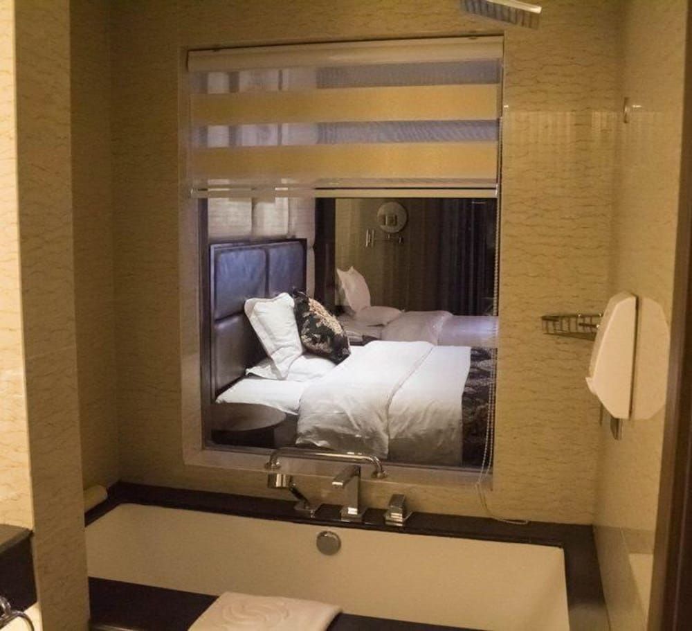 Shengshi Qianhe Hotel