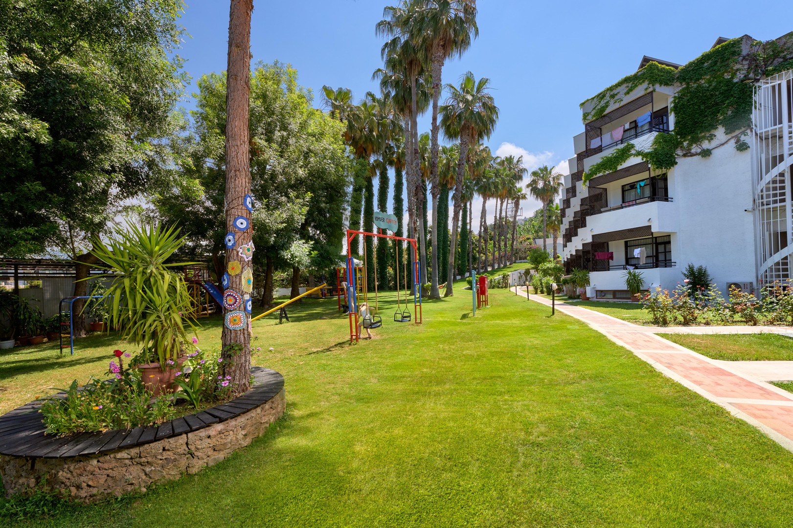Club Titan Hotel