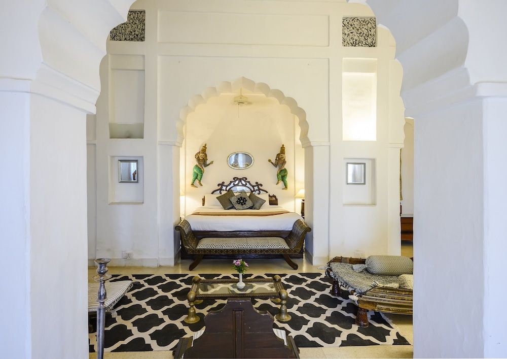 Neemrana Fort Palace