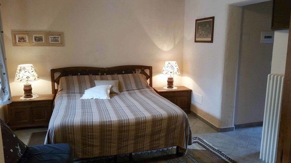 Maison Du Noyer Bed AndBreakfast