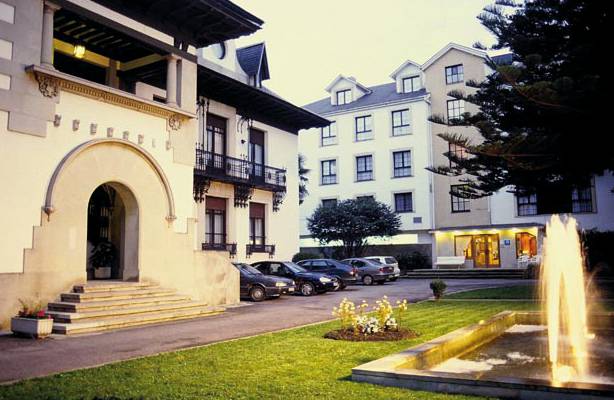 Palacio Arias & Hotel y Apartamentos Arias