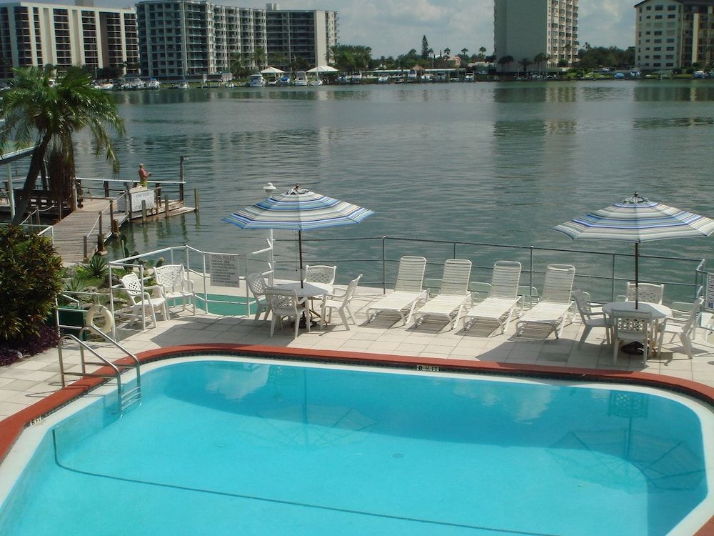EBB Tide Hotel