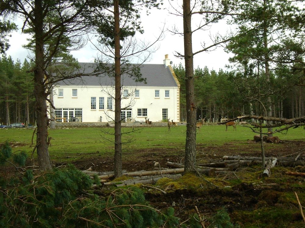 Dinichean House