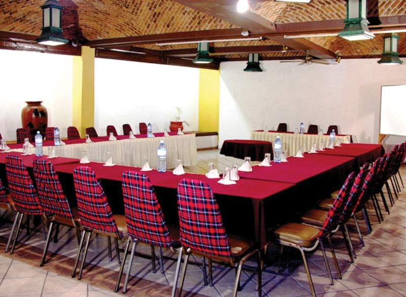 Hotel & Suites Villa Del Sol