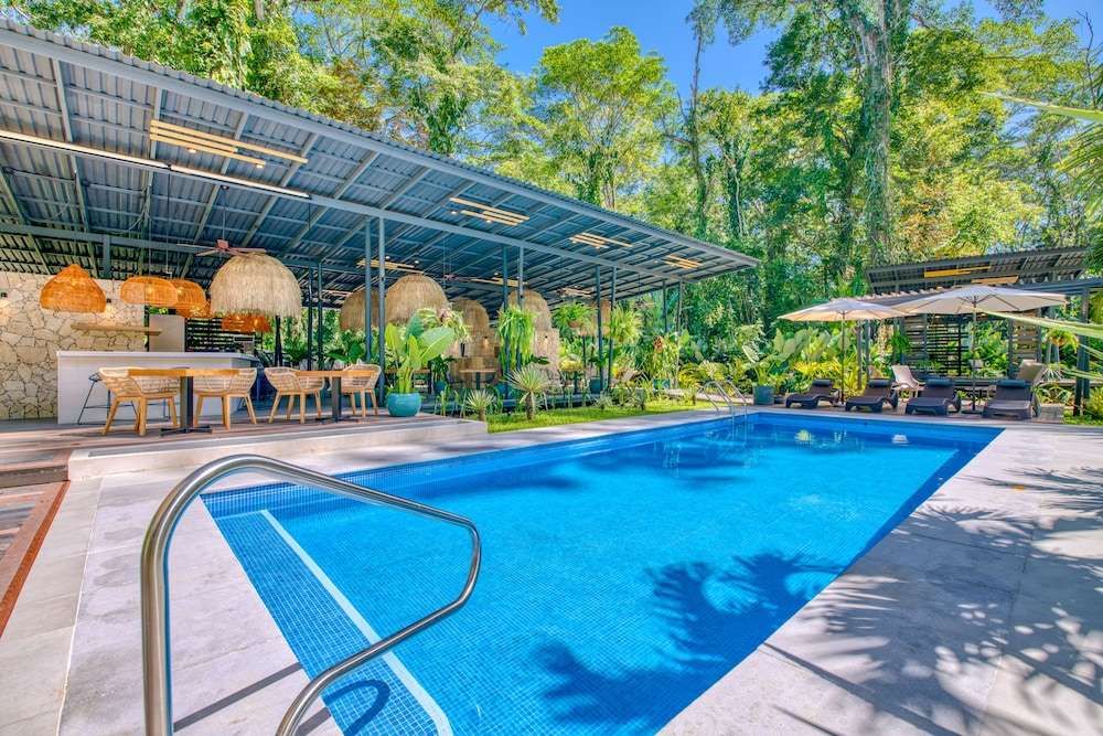 Exotico Beach & Rooms