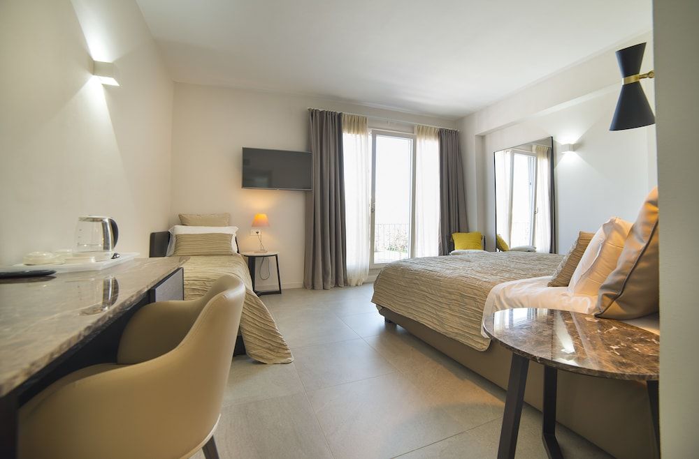 Garda Room