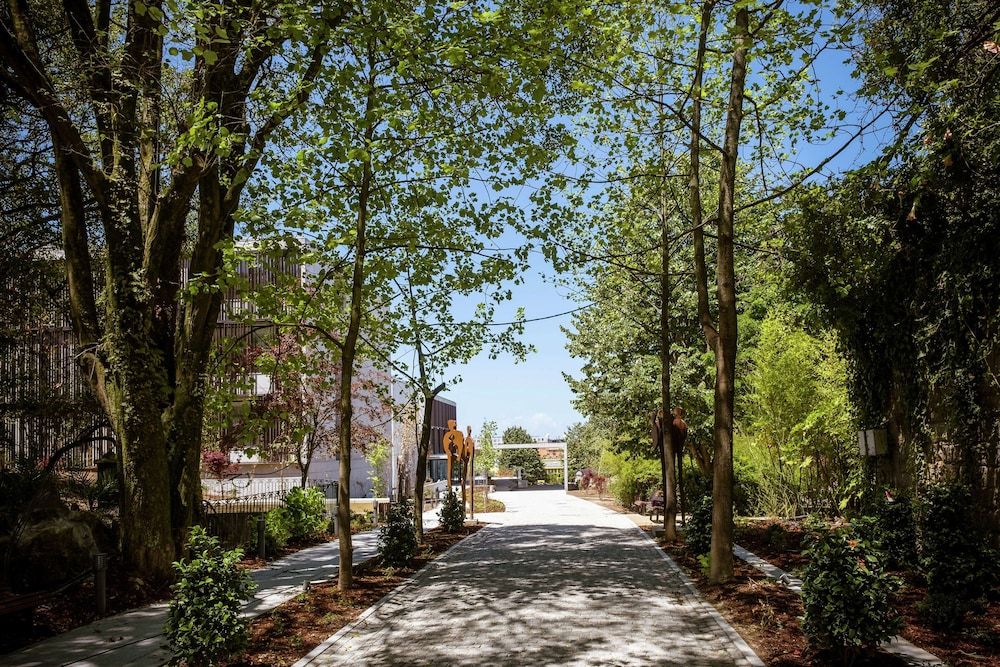 Boeira Garden Hotel Porto Gaia, Curio Collection by Hilton