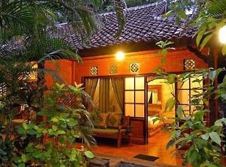 Pondok Sari Beach & Spa Resort