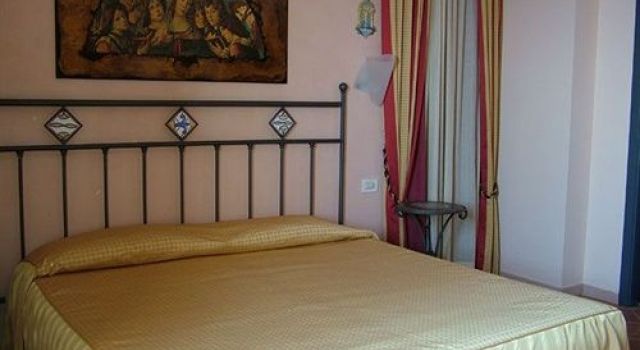 Emmaus Hotel