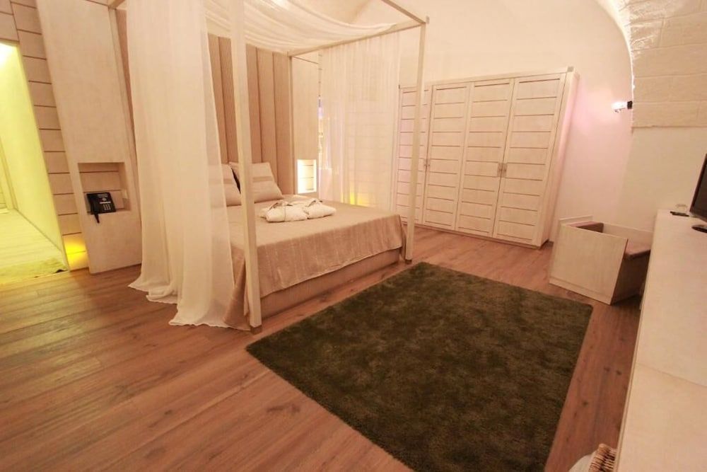 Calderoni Martini Suite