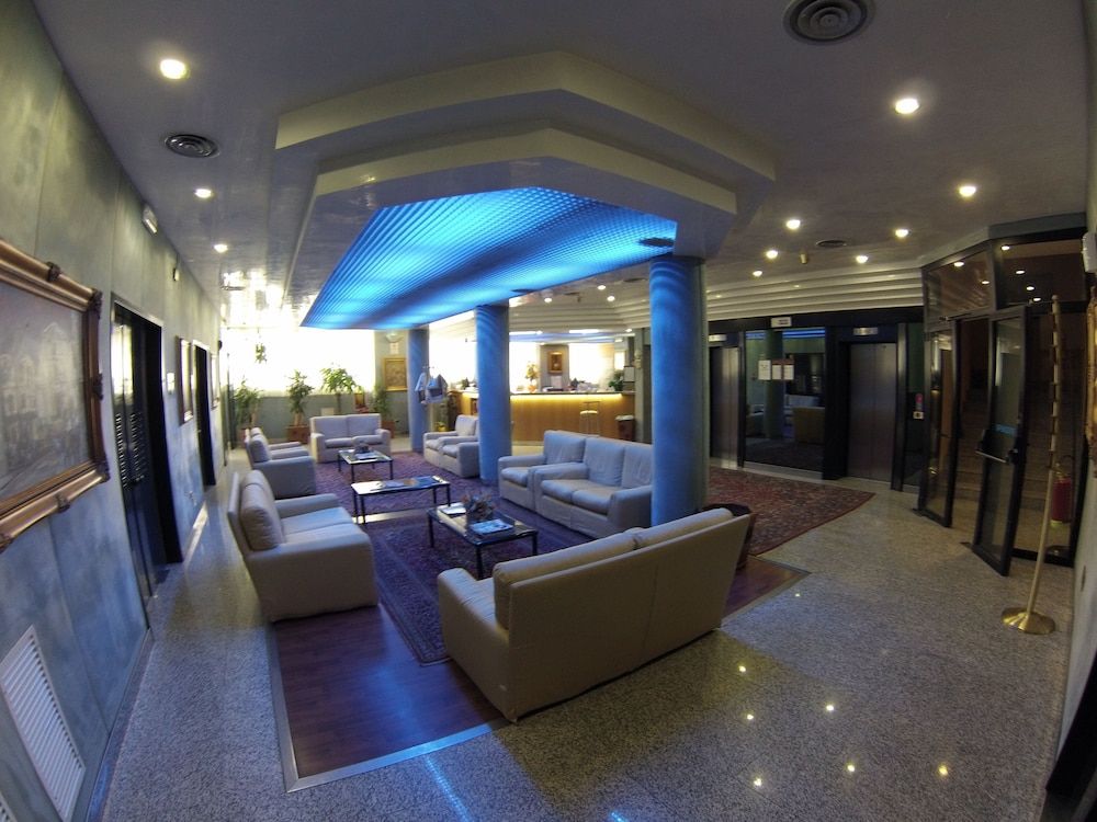 Benny Hotel
