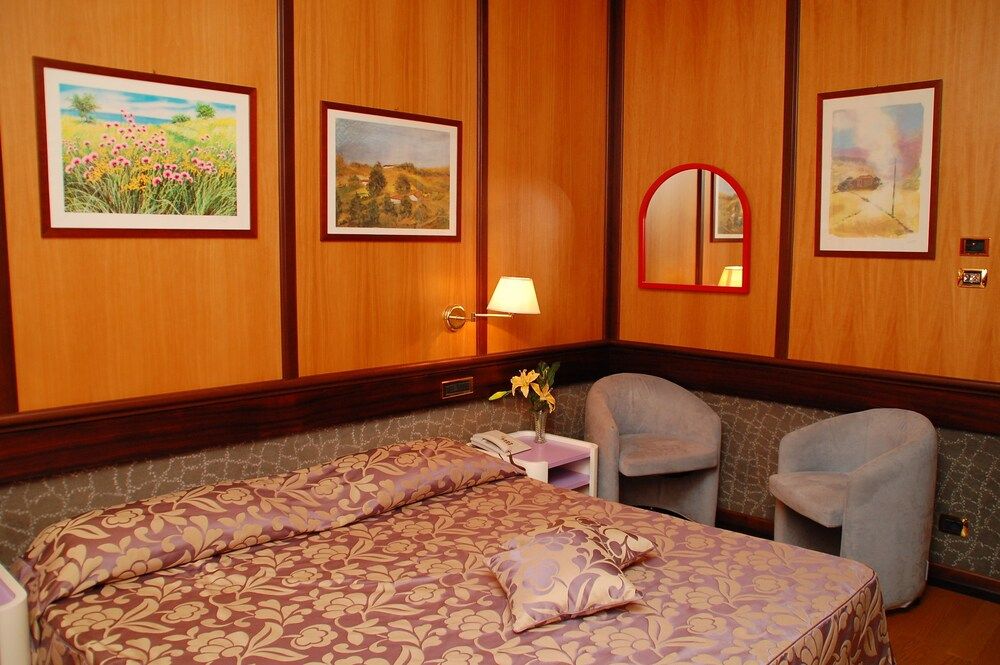 Benny Hotel