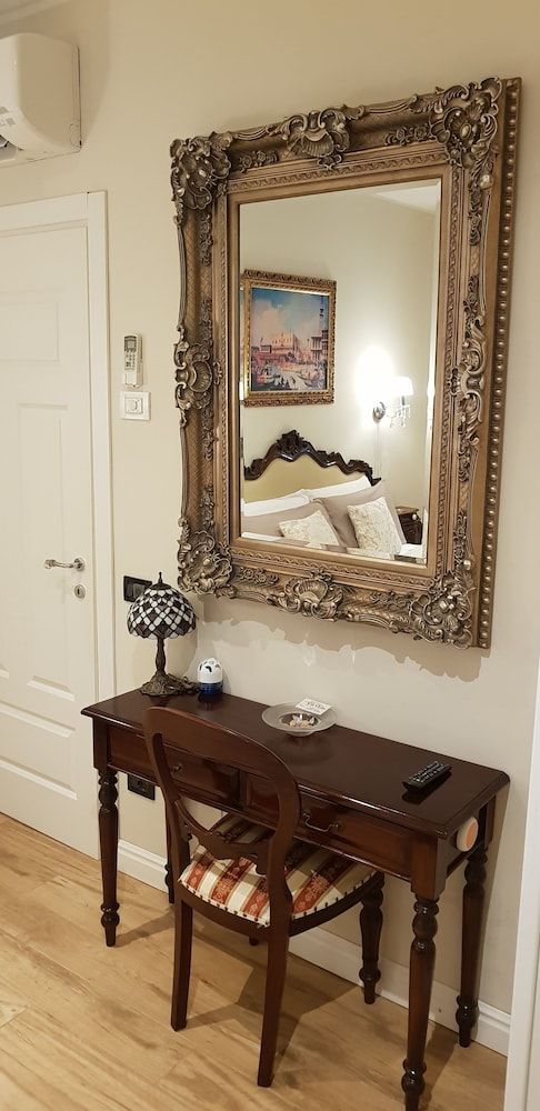B&B Fine Venice