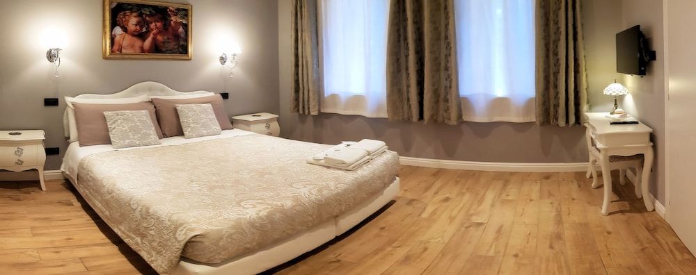 B&B Fine Venice