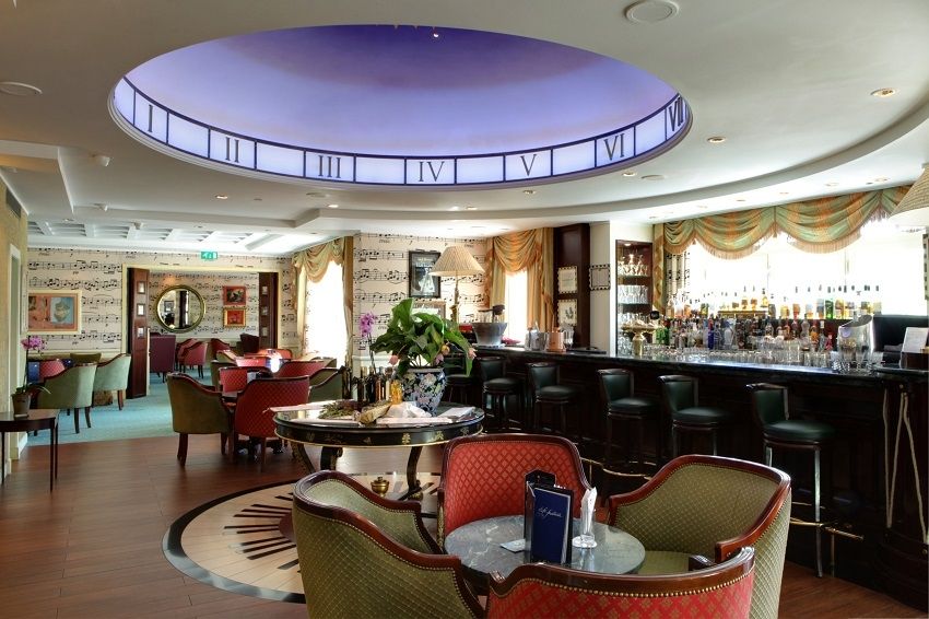 Disneyland Hotel