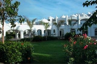 Amphitrite Palace Beach Hotel & Convention Centre