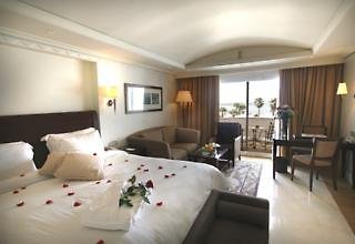 Amphitrite Palace Beach Hotel & Convention Centre