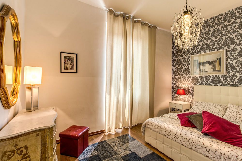Spagna Glamour Life Penthouse