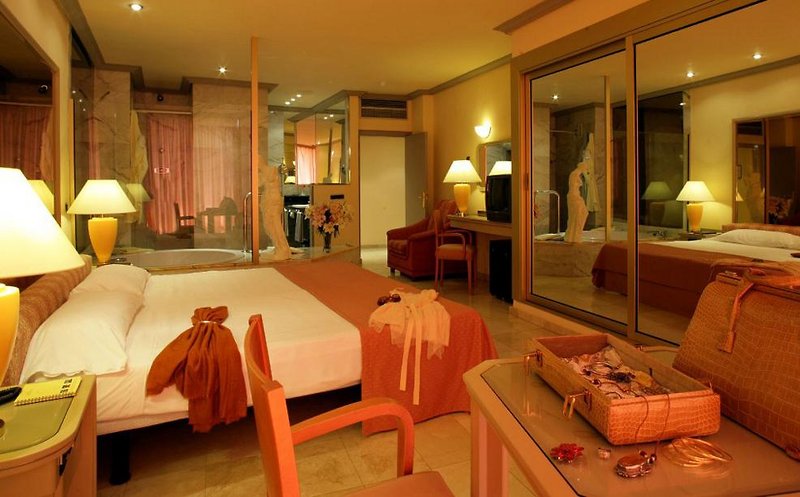Sir Anthony Hotel