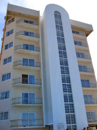 Lois Hotel