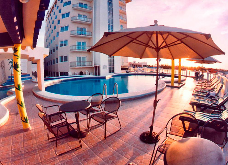 Lois Hotel