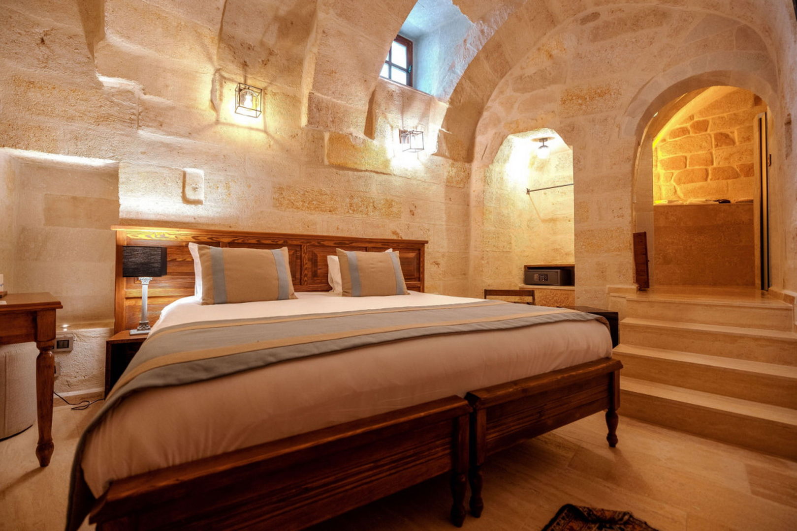 Misty Cave Hotel