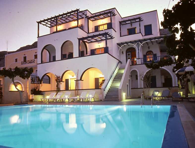 Artemis Hotel