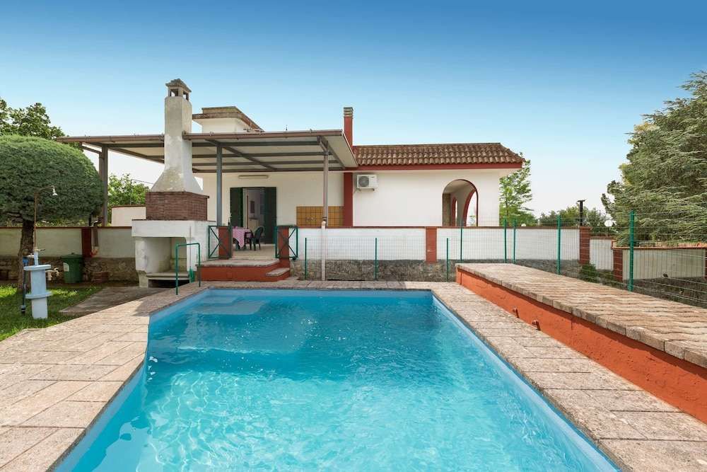 Villa Maru