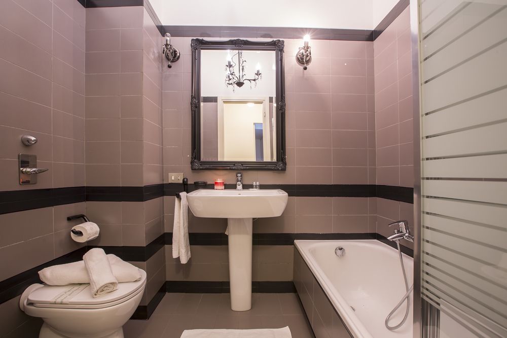 The Square Apartment