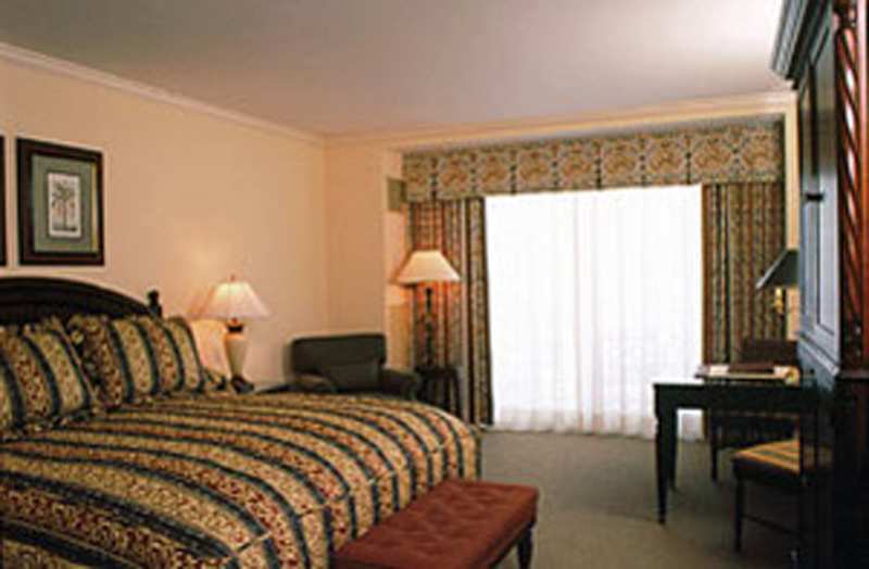 The Ritz-Carlton Naples, Tiburón