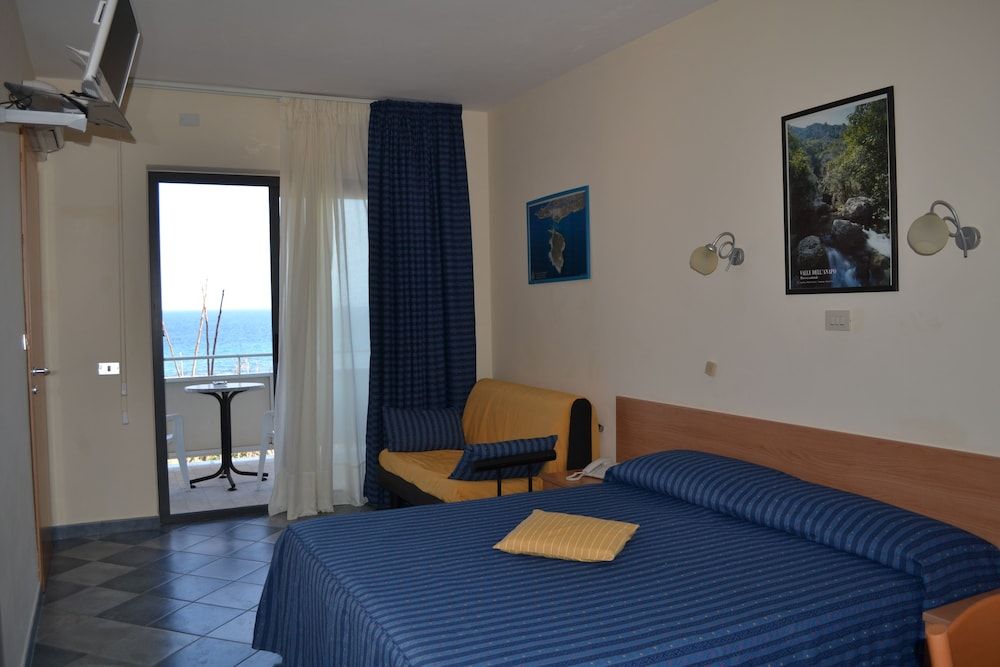 Hotel Jonic