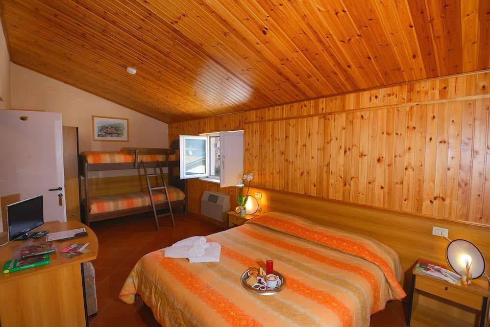 Hotel Holidays
