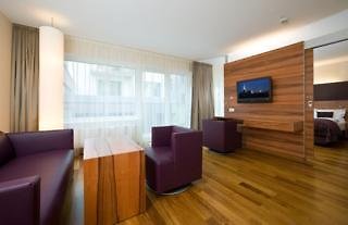 Pakat Suites