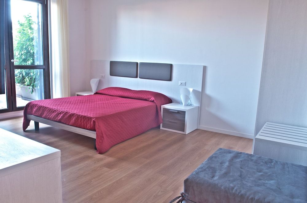 Four Rooms Guesthouse