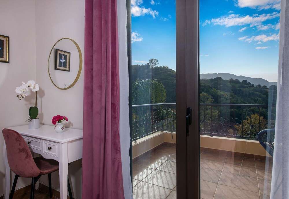 Serenity River Villa