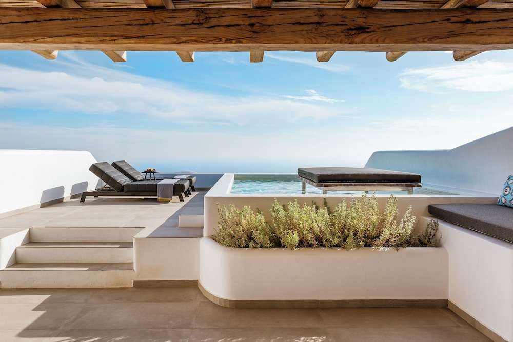NERO Boutique Hotel