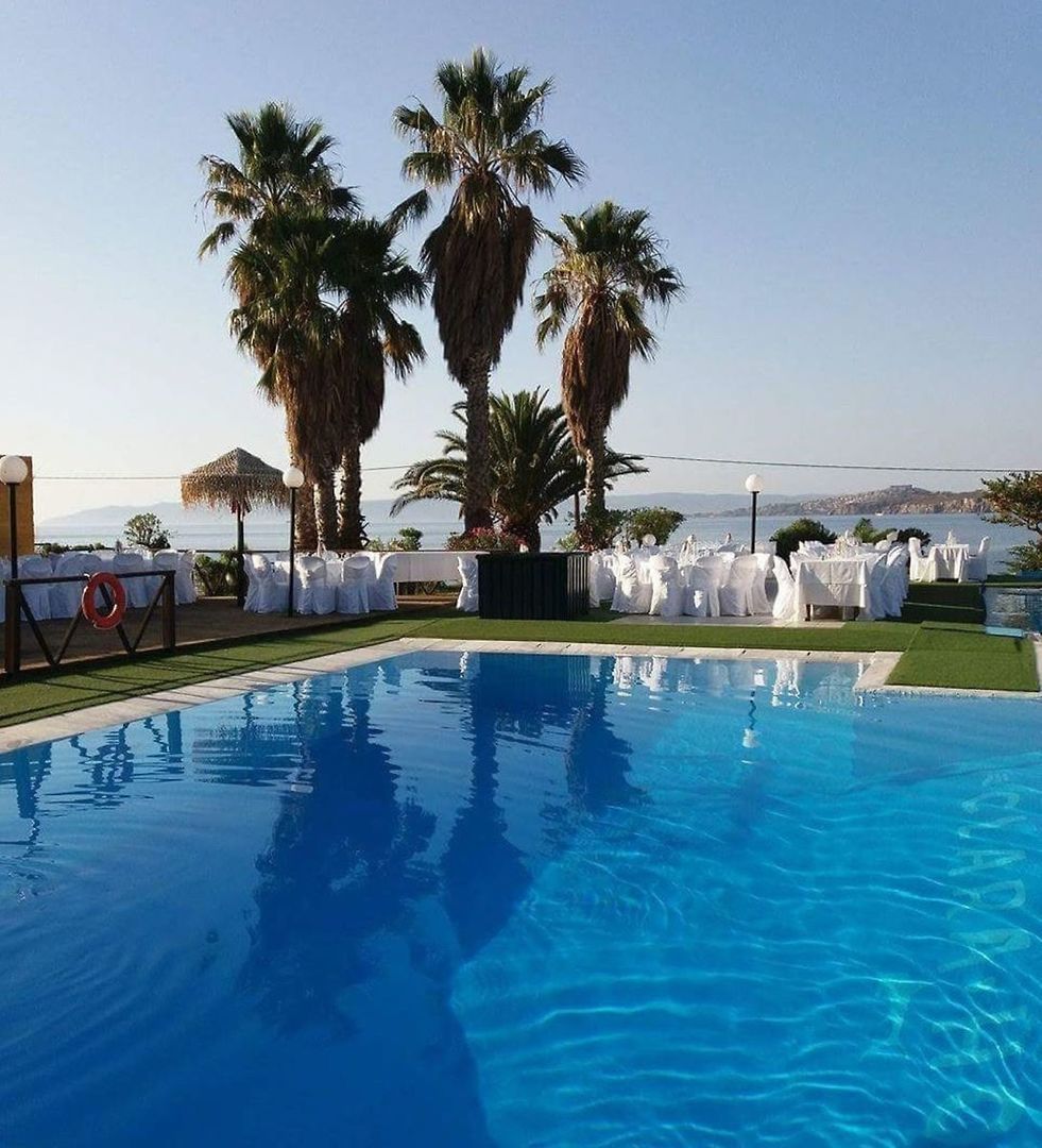 Clara Hotel