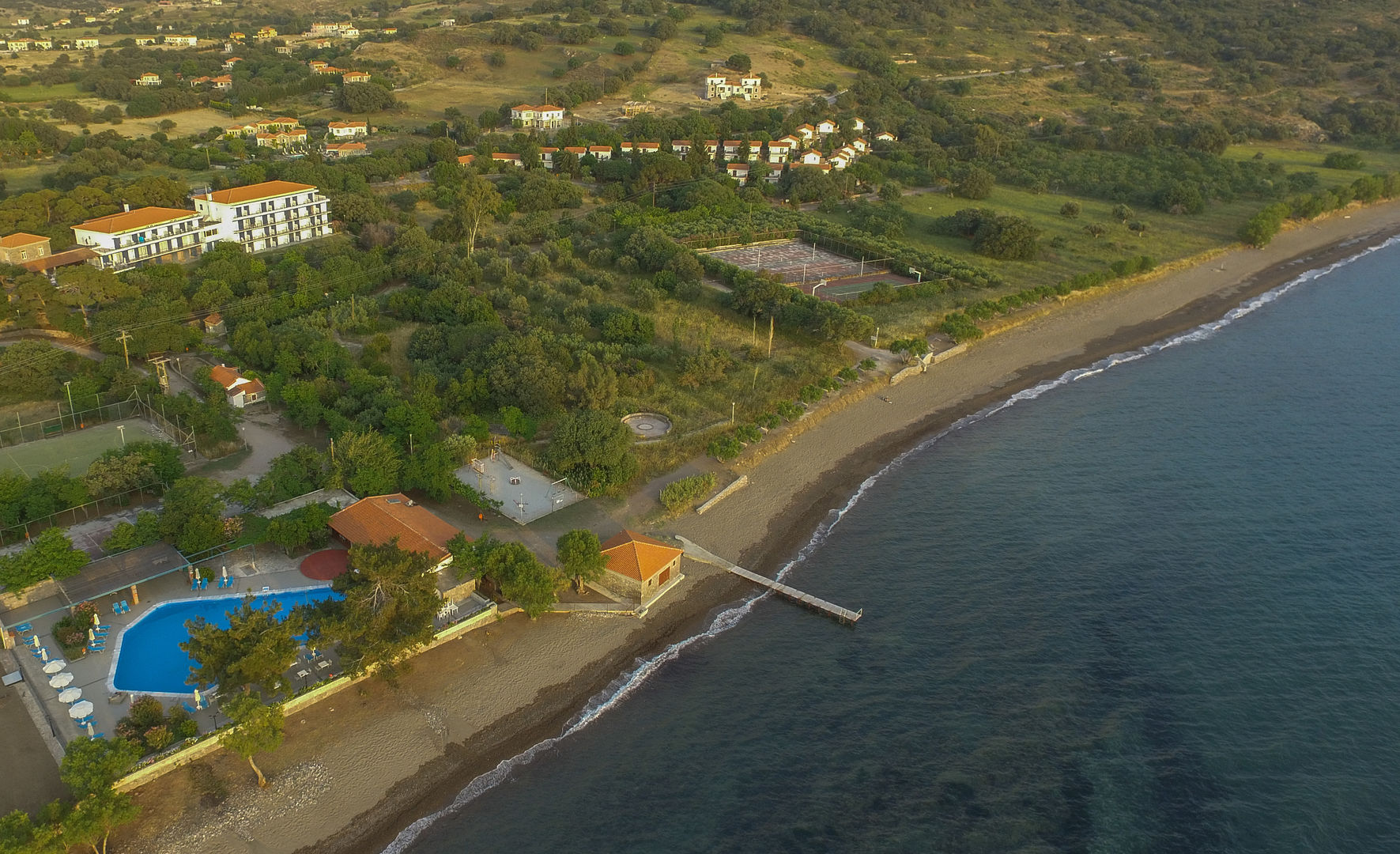Delfinia Hotel & Bungalows
